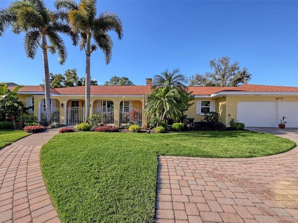 844 MAGELLAN DRIVE, SARASOTA, FL 34243