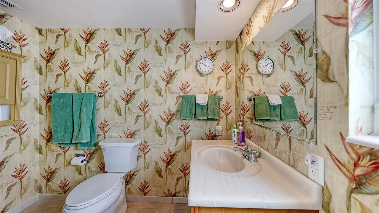 844 Magellan Drive, Sarasota, FL 34243 Photo