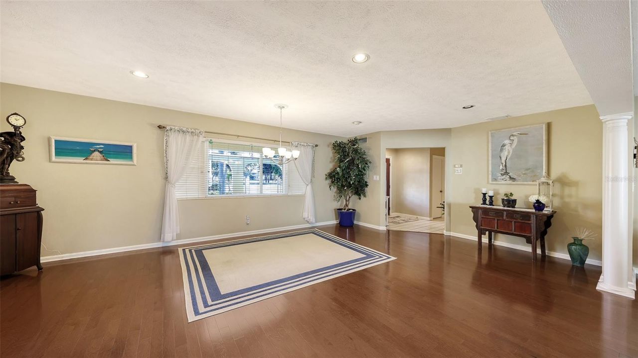 844 Magellan Drive, Sarasota, FL 34243 Photo