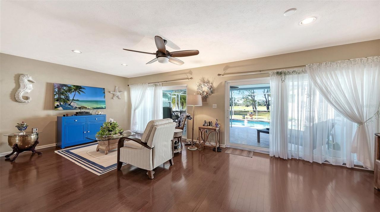 844 Magellan Drive, Sarasota, FL 34243 Photo