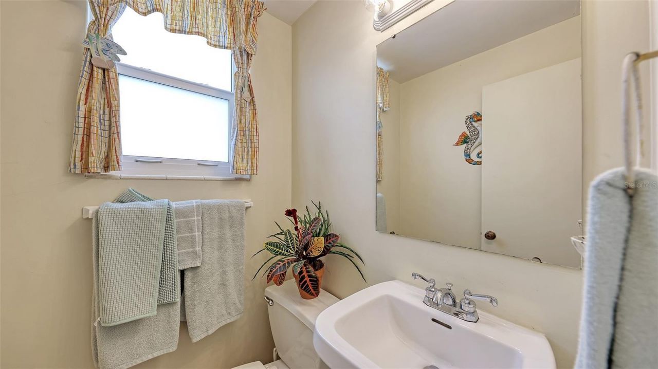 844 Magellan Drive, Sarasota, FL 34243 Photo