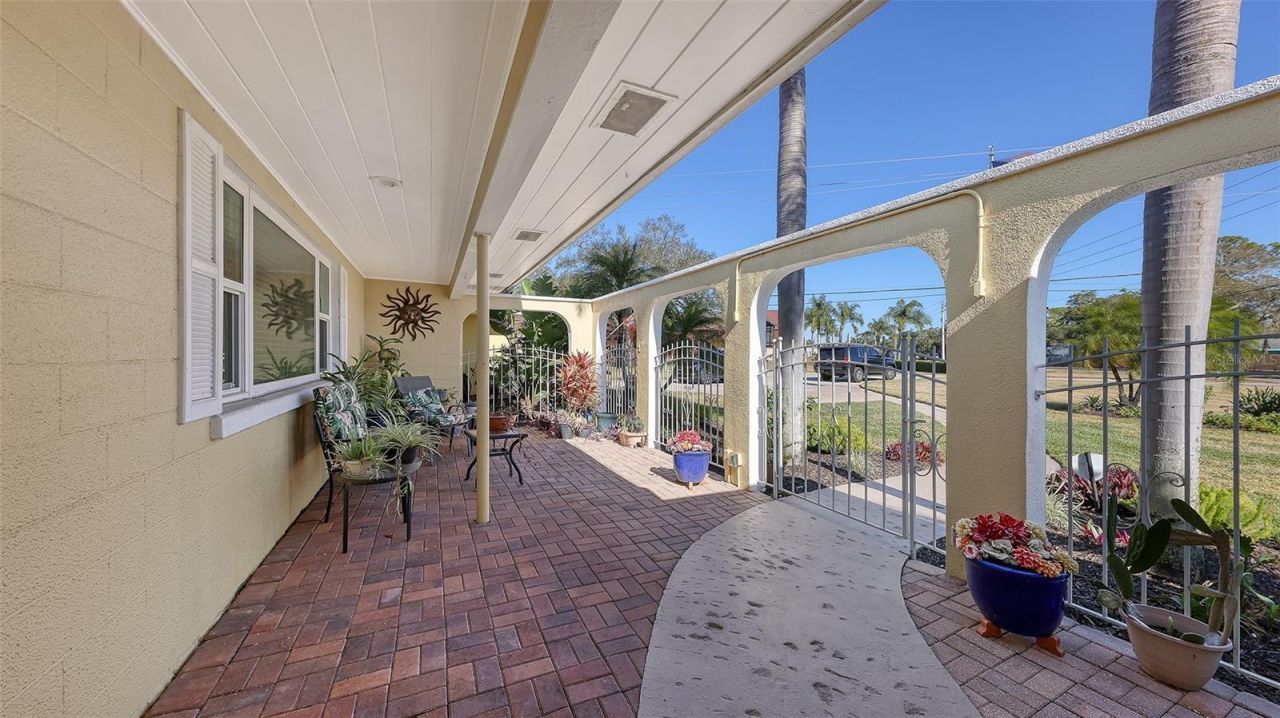 844 Magellan Drive, Sarasota, FL 34243 Photo