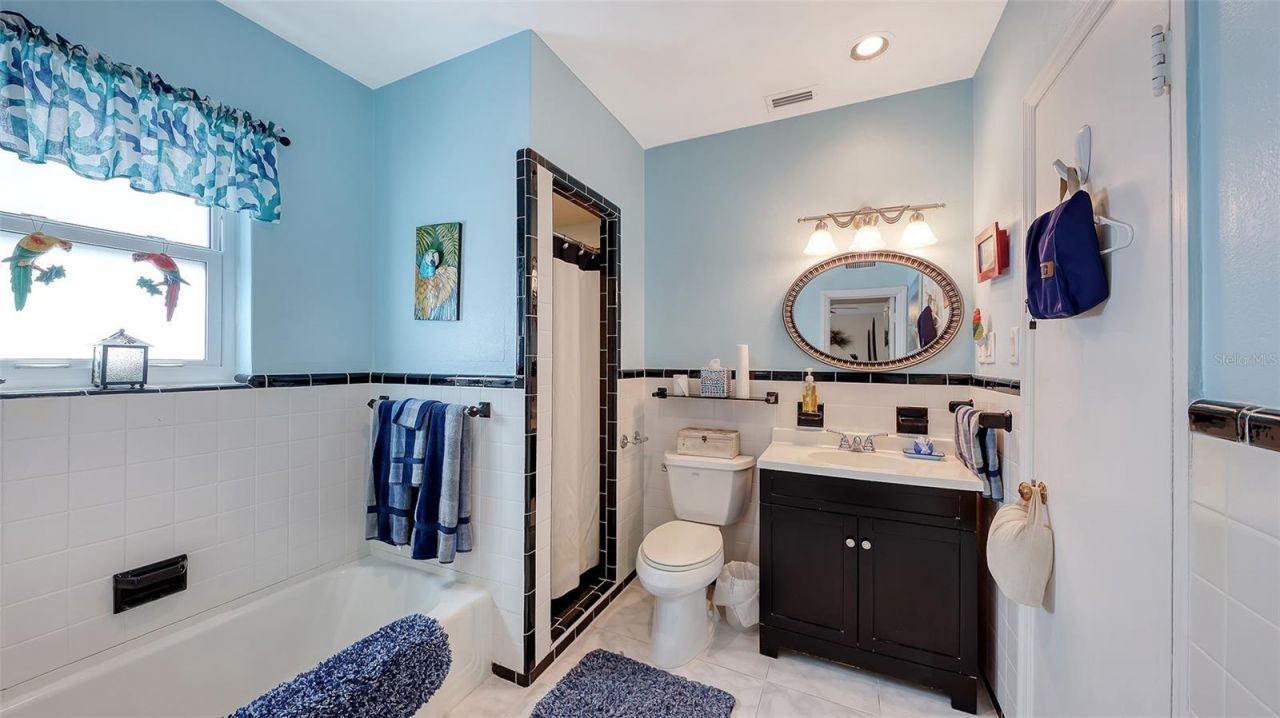 844 Magellan Drive, Sarasota, FL 34243 Photo