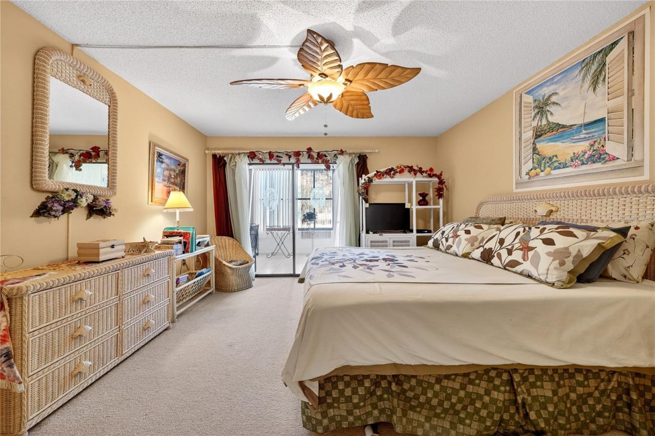 521 Lakeside Drive, Unit 521, Bradenton, FL 34210 Photo