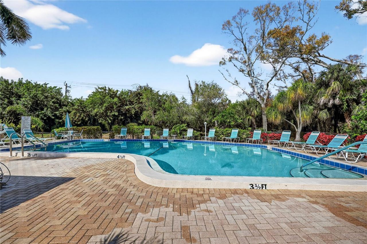 521 Lakeside Drive, Unit 521, Bradenton, FL 34210 Photo