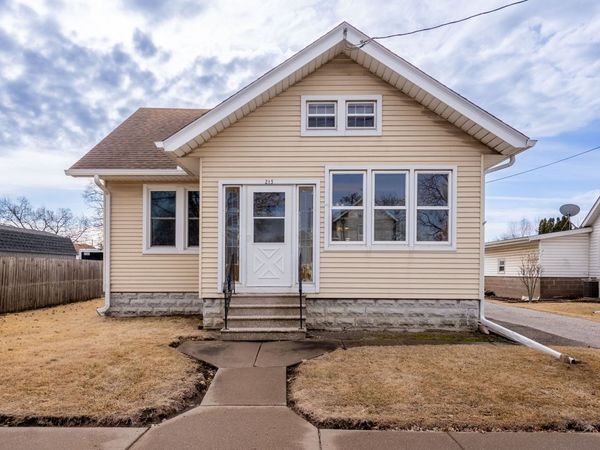 213 E Mayne Street, Blue Grass, IA 52726