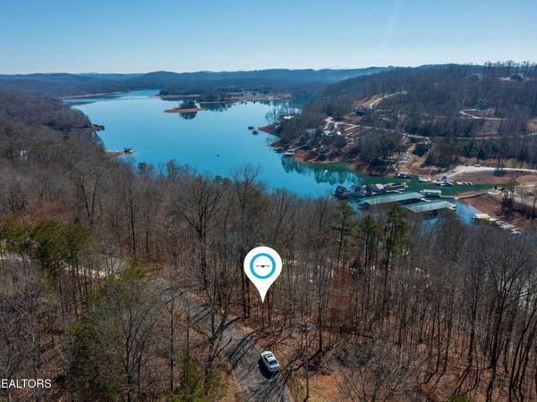 E Dogwood Tr, LaFollette, TN 37766