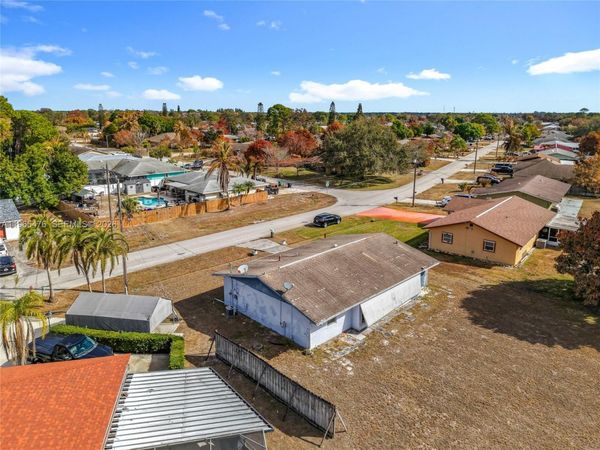 310 SE Calmoso Dr , Port St. Lucie, FL 34983