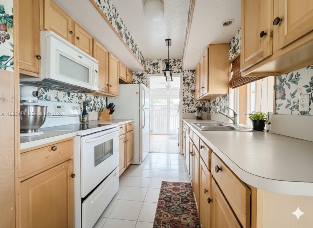 310 SE Calmoso Dr , Port Saint Lucie, FL 34983 Photo