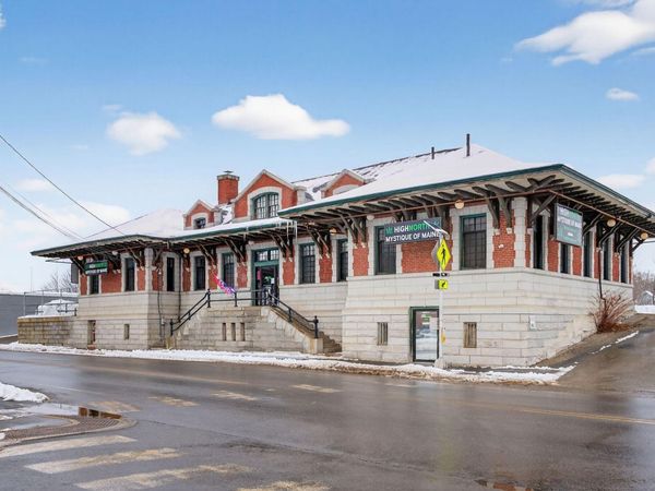 31 Main Avenue, Gardiner, ME 04345