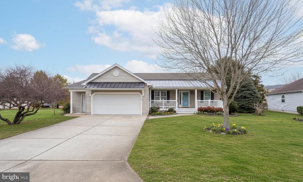 8 N Atlantic Drive, Lewes, DE 19958 Main Photo