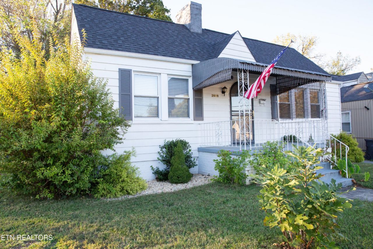 2819 Woodbine Ave, Knoxville, TN 37914 Main Photo