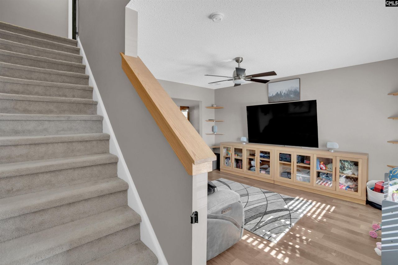 413 Cape Jasmine Way Photo 6