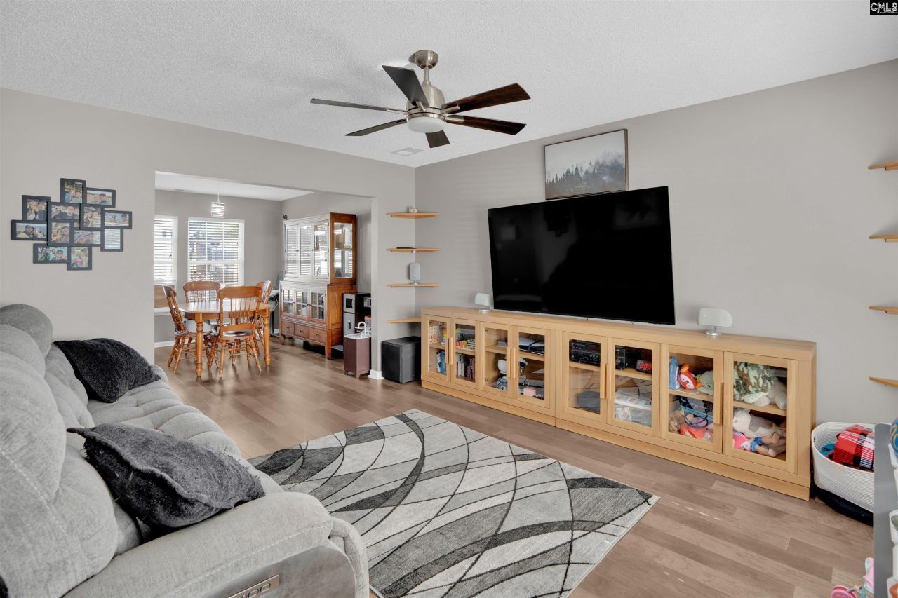 413 Cape Jasmine Way Photo 7