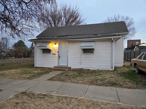 216 S Cheyenne Avenue , Bartlesville, OK 74003