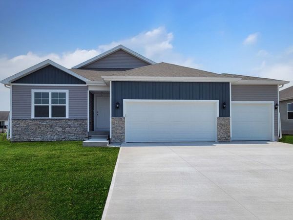 950 Hillside Place, Polk City, IA 50226