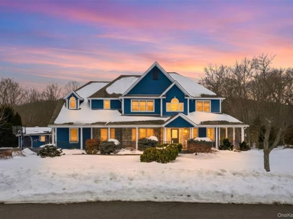 24 Heritage Court, Tuxedo Park, NY 10987