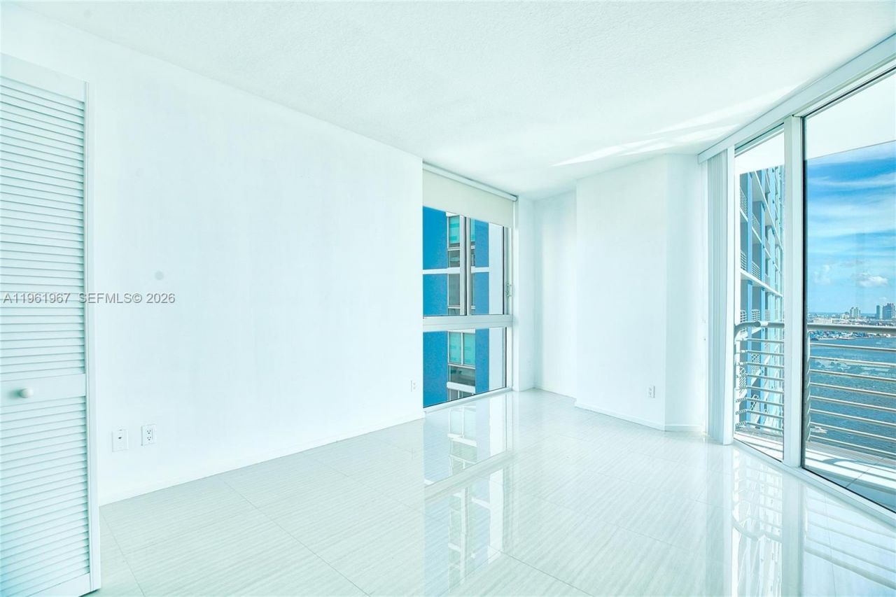 325 S Biscayne Blvd , Unit 2726, Miami, FL 33131 Photo