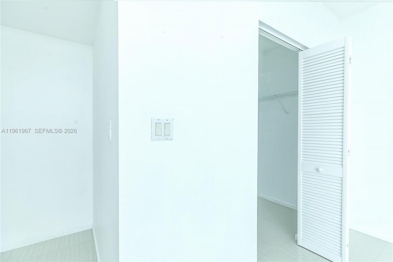 325 S Biscayne Blvd , Unit 2726, Miami, FL 33131 Photo