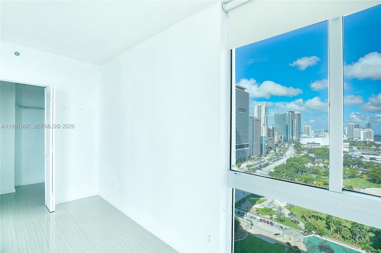325 S Biscayne Blvd , Unit 2726, Miami, FL 33131 Photo