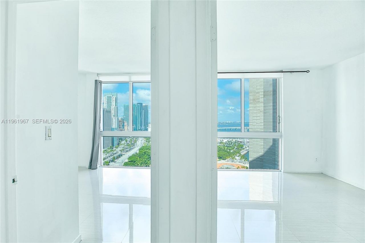325 S Biscayne Blvd , Unit 2726, Miami, FL 33131 Photo