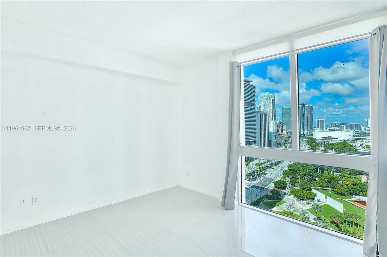 325 S Biscayne Blvd , Unit 2726, Miami, FL 33131 Photo
