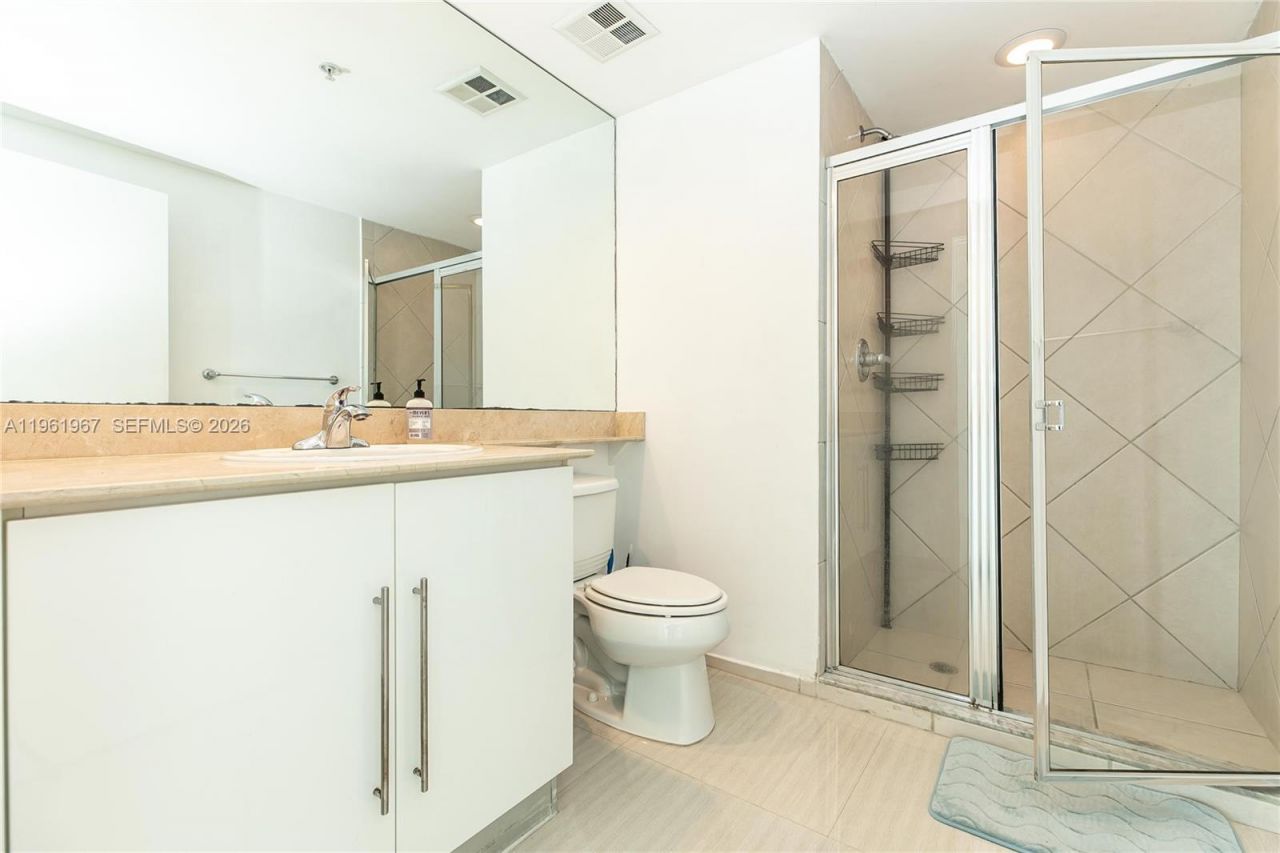 325 S Biscayne Blvd , Unit 2726, Miami, FL 33131 Photo