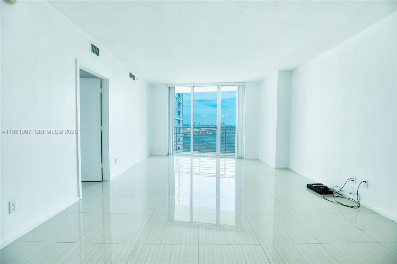 325 S Biscayne Blvd , Unit 2726, Miami, FL 33131 Photo