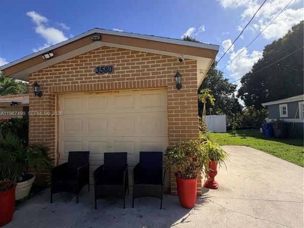 3580 NW 32nd Ct, Unit EFFICIENCY, Lauderdale Lakes, FL 33309