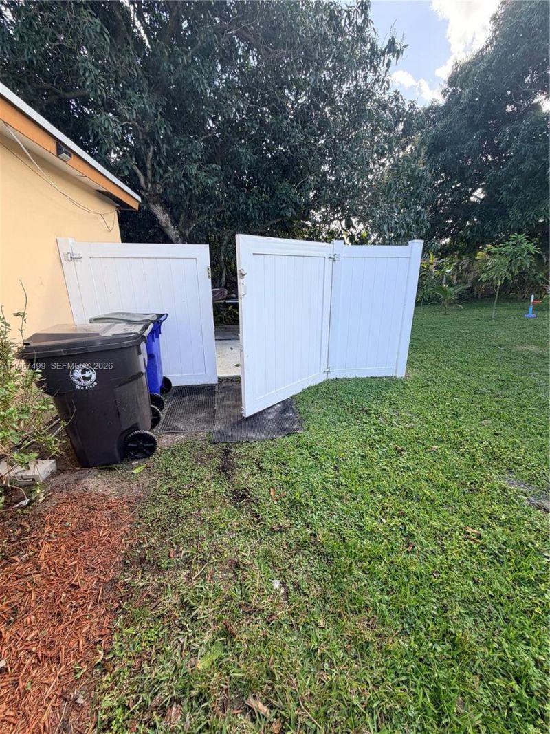 3580 NW 32nd Ct, Unit EFFICIENCY, Lauderdale Lakes, FL 33309 Photo