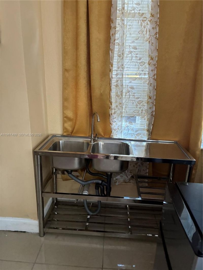 3580 NW 32nd Ct, Unit EFFICIENCY, Lauderdale Lakes, FL 33309 Photo