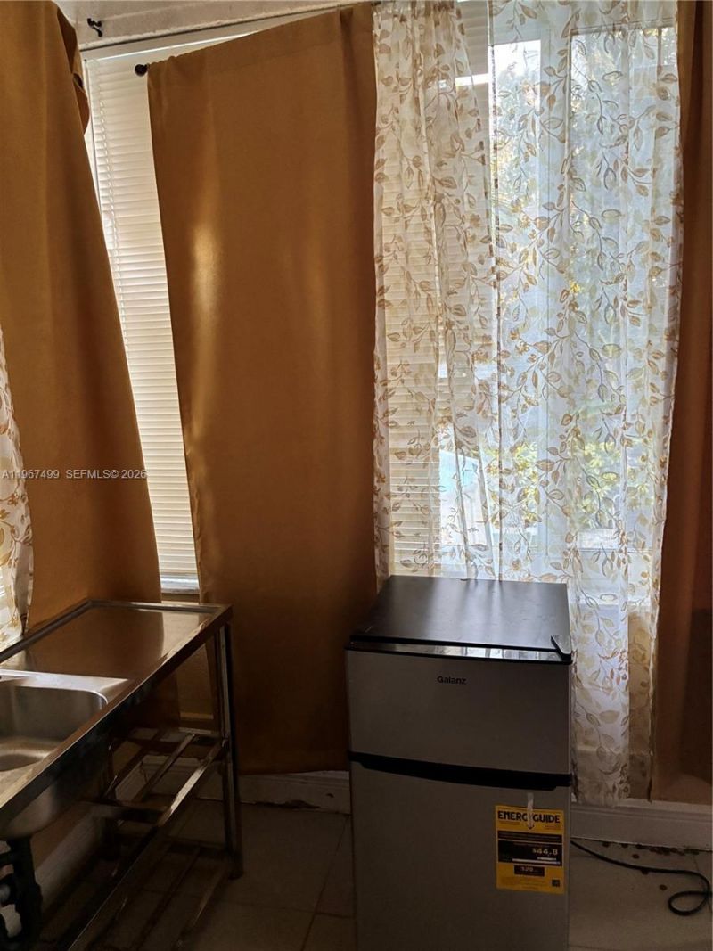 3580 NW 32nd Ct, Unit EFFICIENCY, Lauderdale Lakes, FL 33309 Photo