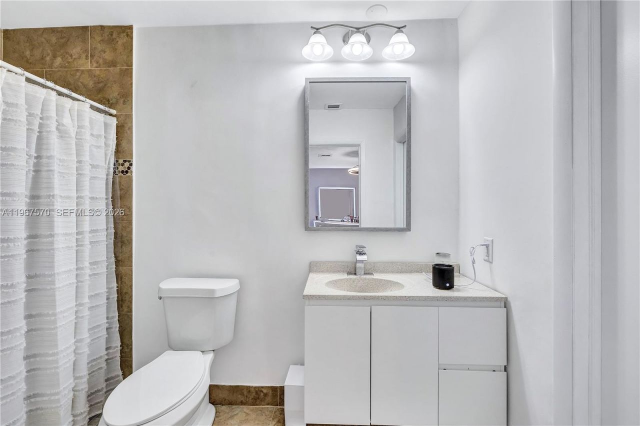 3211 Calle Largo Dr, Hollywood, FL 33021 Photo