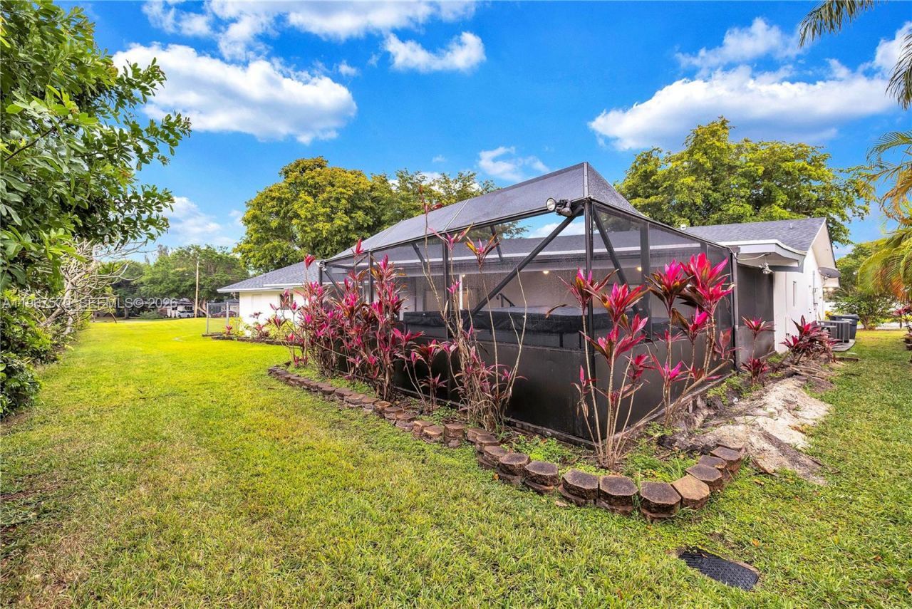 3211 Calle Largo Dr, Hollywood, FL 33021 Photo