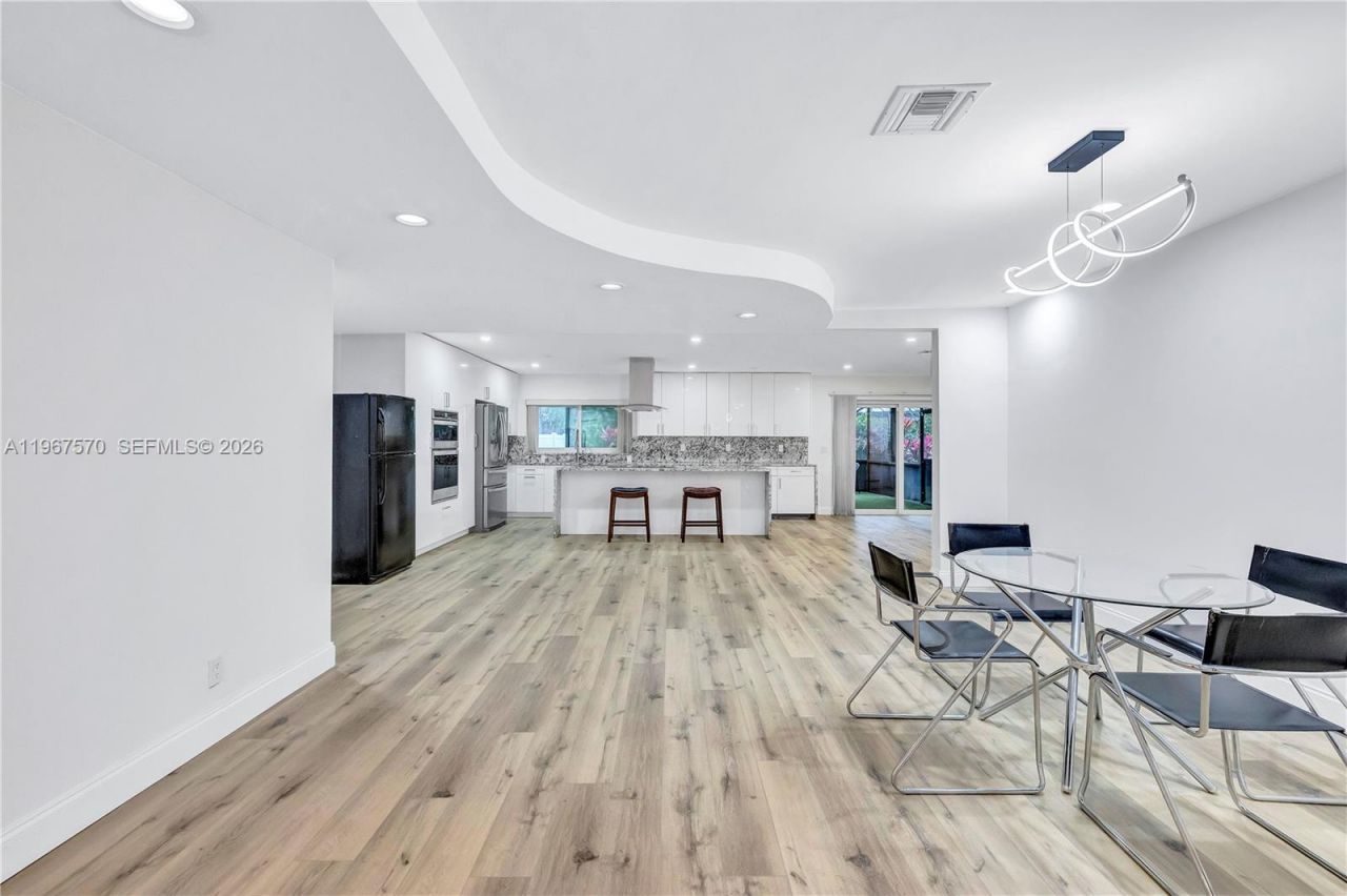 3211 Calle Largo Dr, Hollywood, FL 33021 Photo