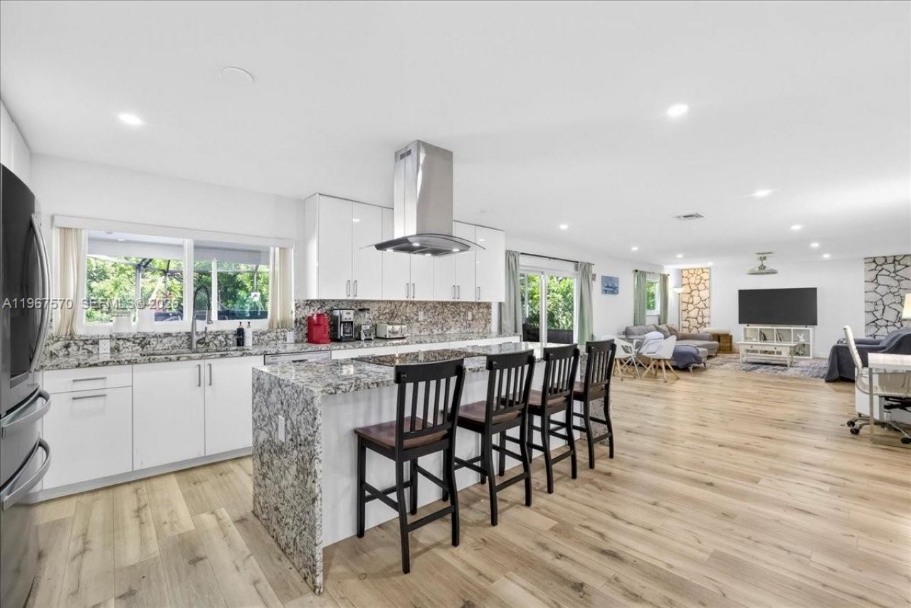 3211 Calle Largo Dr, Hollywood, FL 33021 Photo