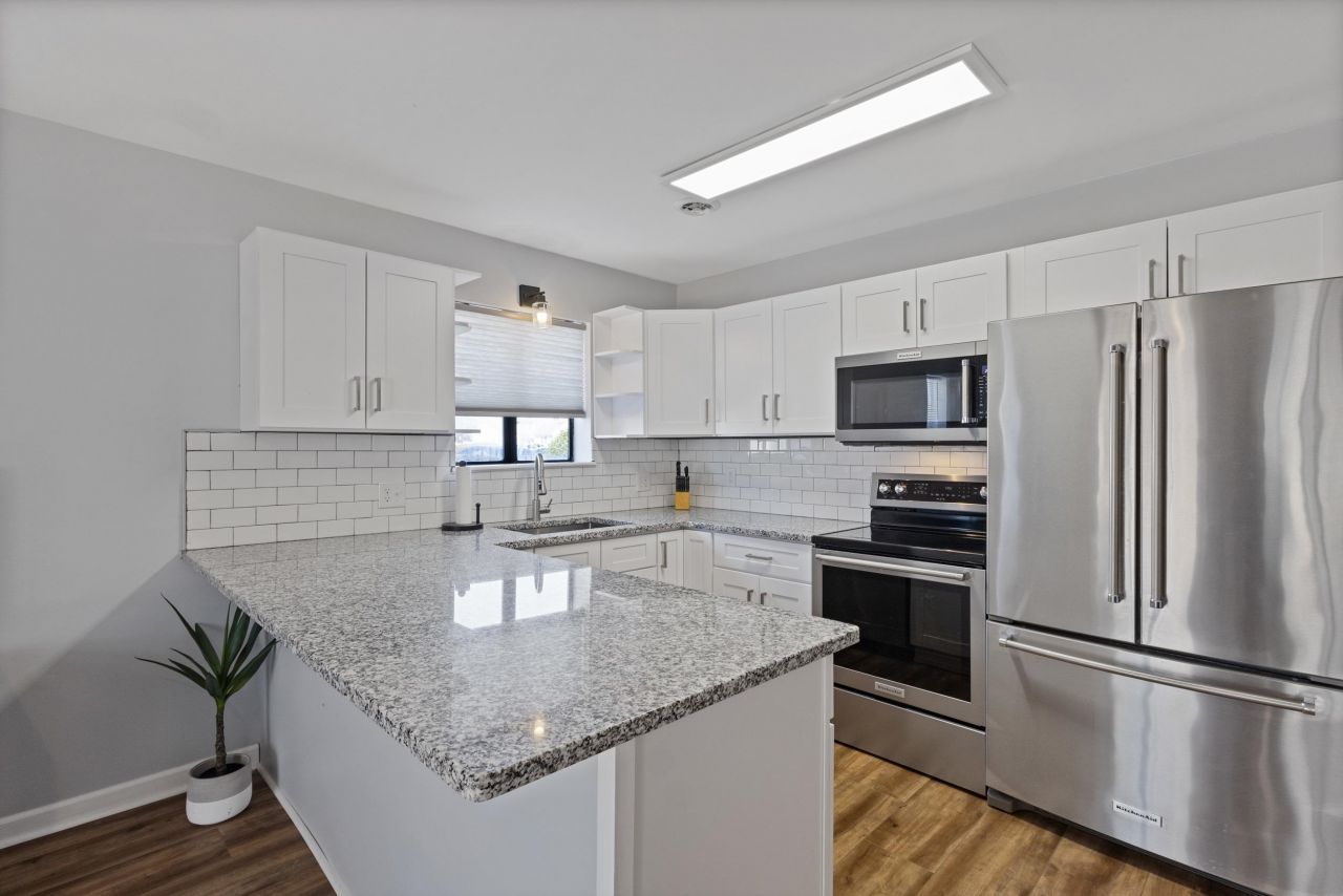 3700 Golf Colony Lane  Photo 9