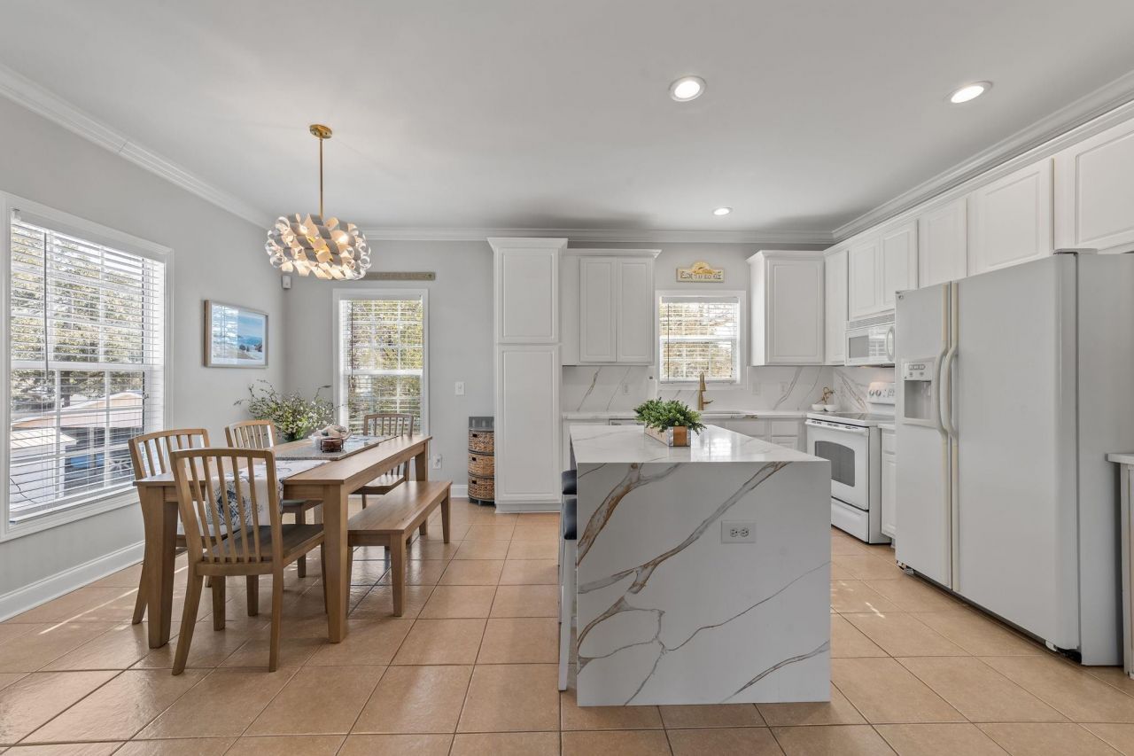 2009 Hillside Dr. S Photo 10