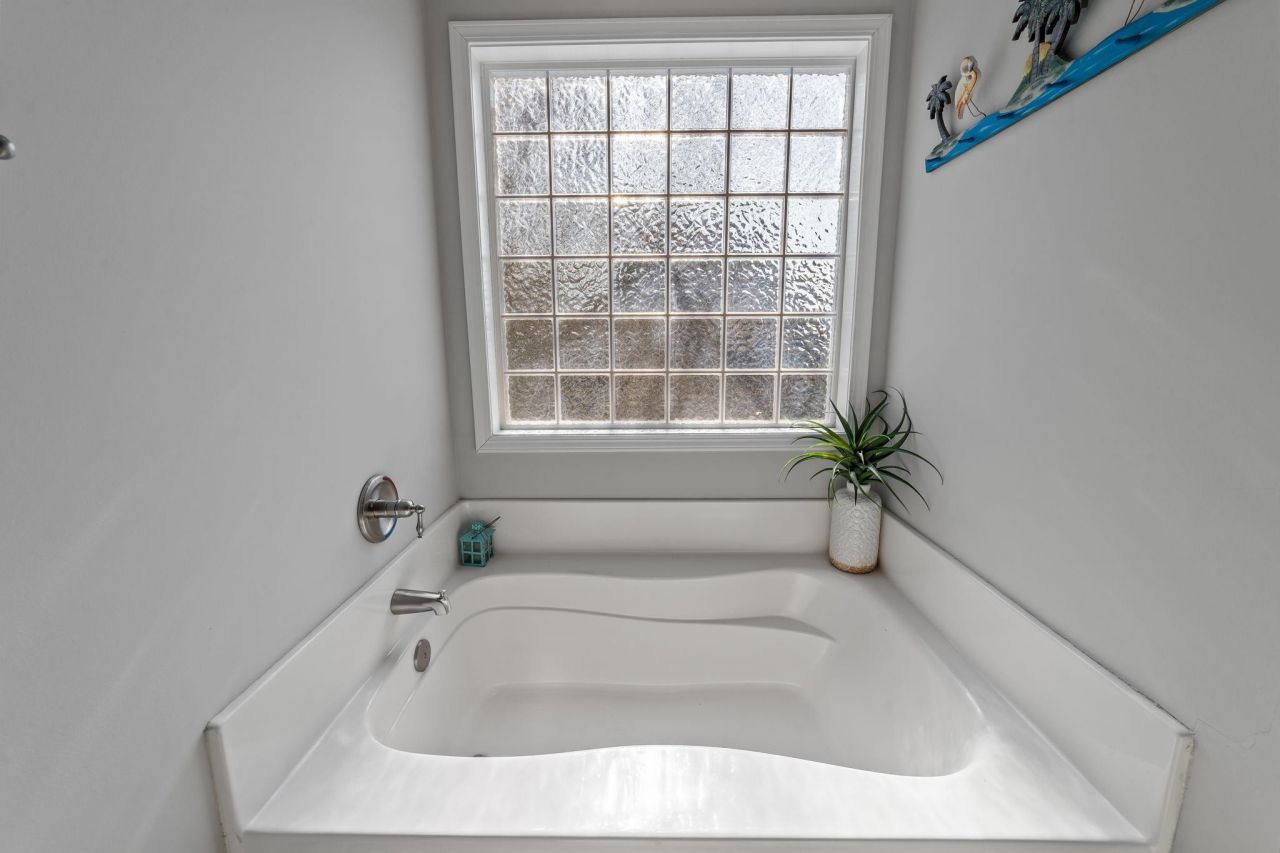 2009 Hillside Dr. S Photo 18