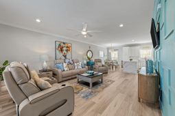 2009 Hillside Dr. S photo 4