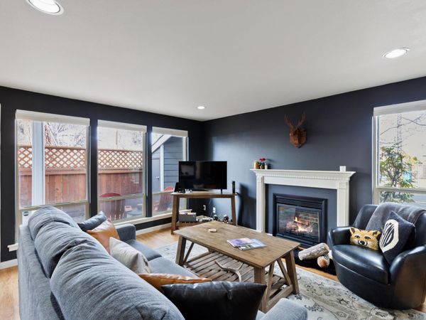 111 NW Hawthorne Avenue, Unit APT 1, Bend, OR 97703