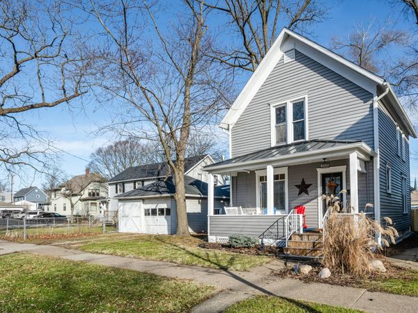 907 Market Street, St. Joseph, MI 49085