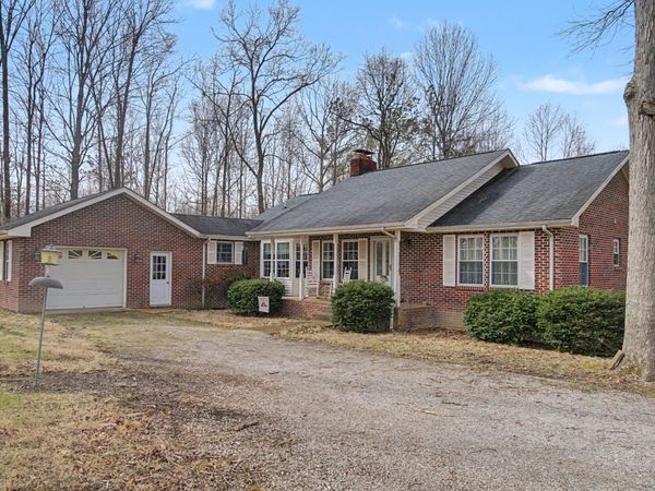 3718 Oak Grove Rd, Red Boiling Springs, TN 37150