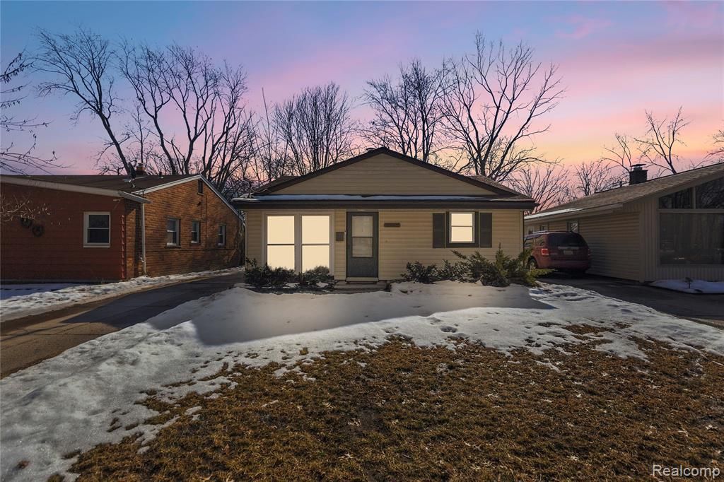 25037 Hopkins Street, Dearborn Heights, MI 48125 Main Photo
