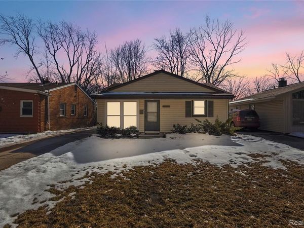 25037 Hopkins Street, Dearborn Heights, MI 48125