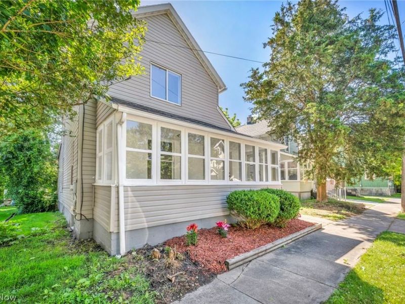 1909 2nd Street SW, Akron, OH 44314 Photo 2