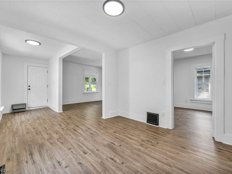 1909 2nd Street SW, Akron, OH 44314 Photo 4