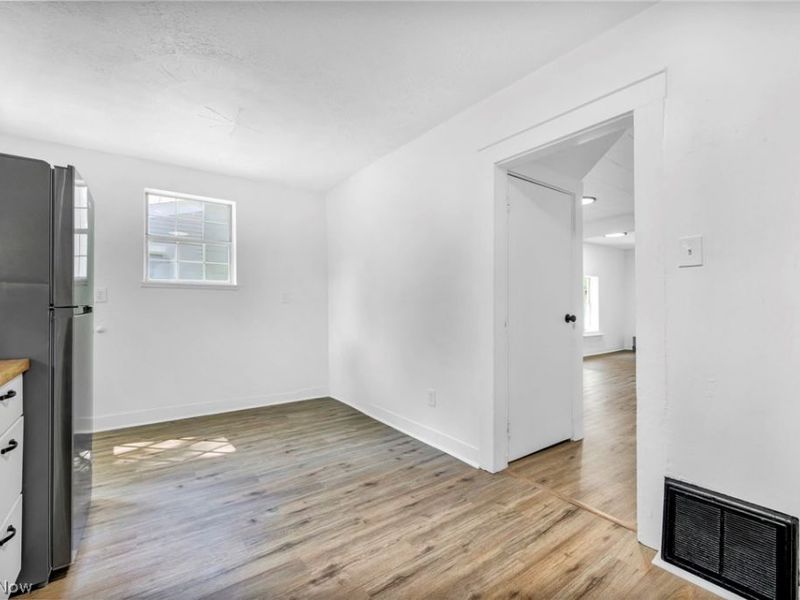 1909 2nd Street SW, Akron, OH 44314 Photo 9