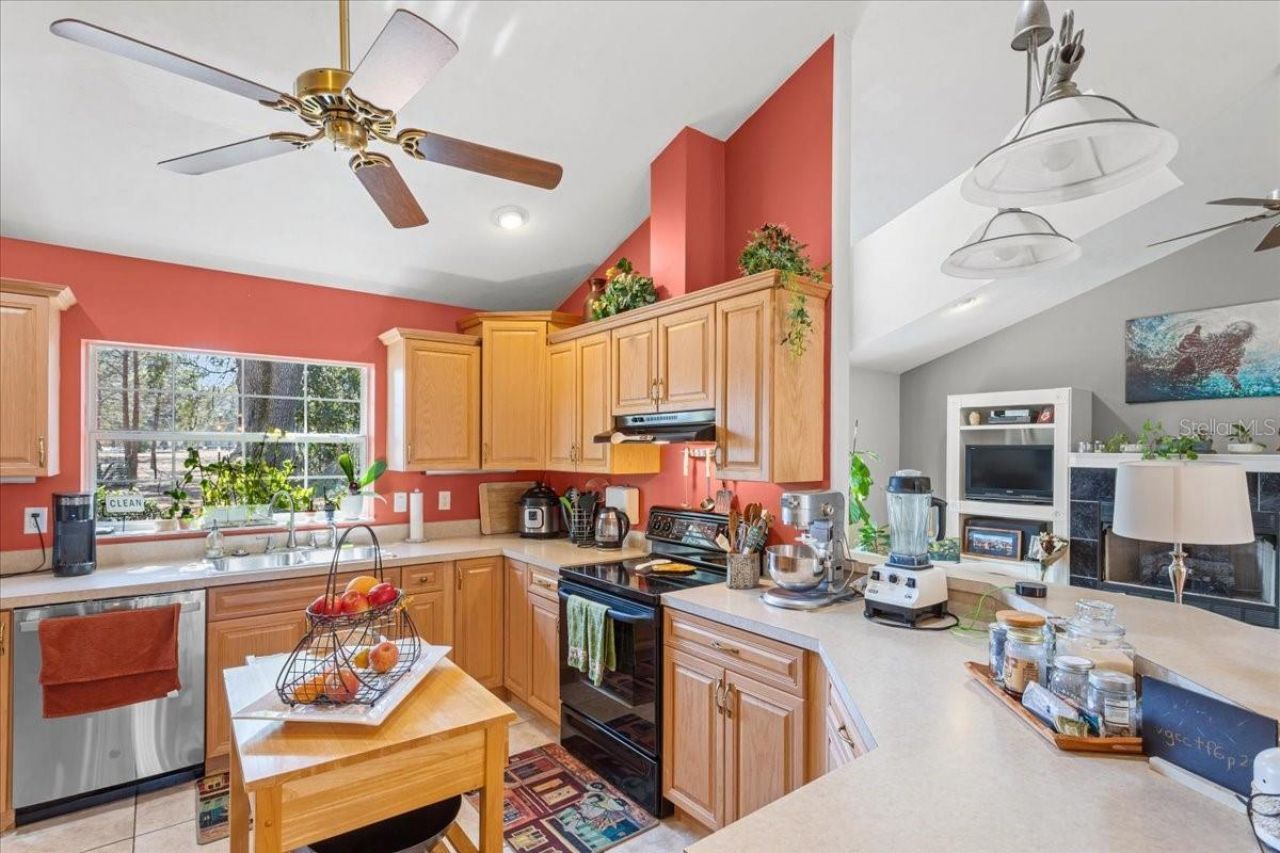 422 SW Magnolia Lane, Fort White, FL 32038 Photo