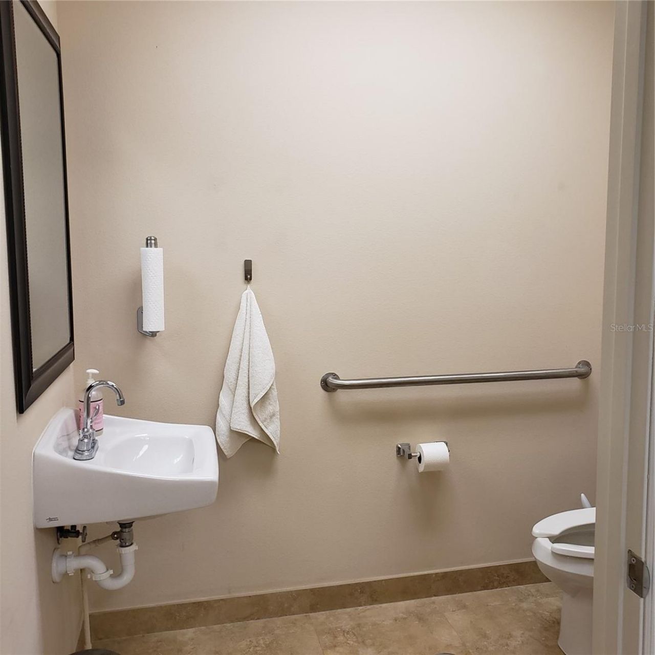 16013 N Florida Avenue, Lutz, FL 33549 Photo